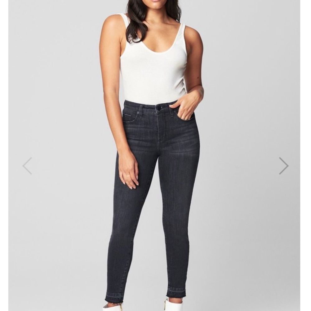 Blank NYC The Bond Midrise Skinny black jeans. Size 25